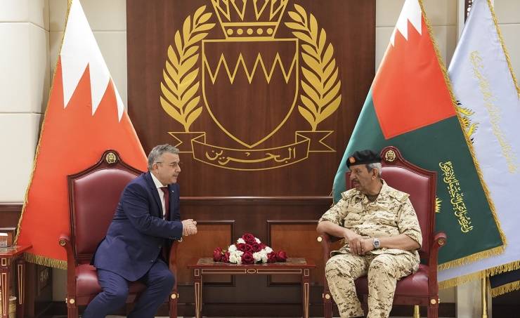 سفير الجزائر بالبحرين الدكتور محمود براهم يؤدي زيارة مجاملة إلى صاحب المعالي المشير الركن الشيخ خليفة بن أحمد آل خليفة القائد العام لقوة دفاع البحرين